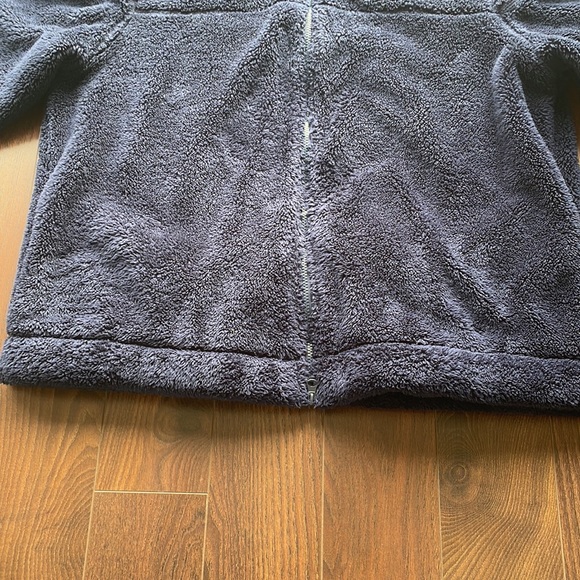 Hudsons Bay Navy Fluff Jumper - Picture 2 of 4